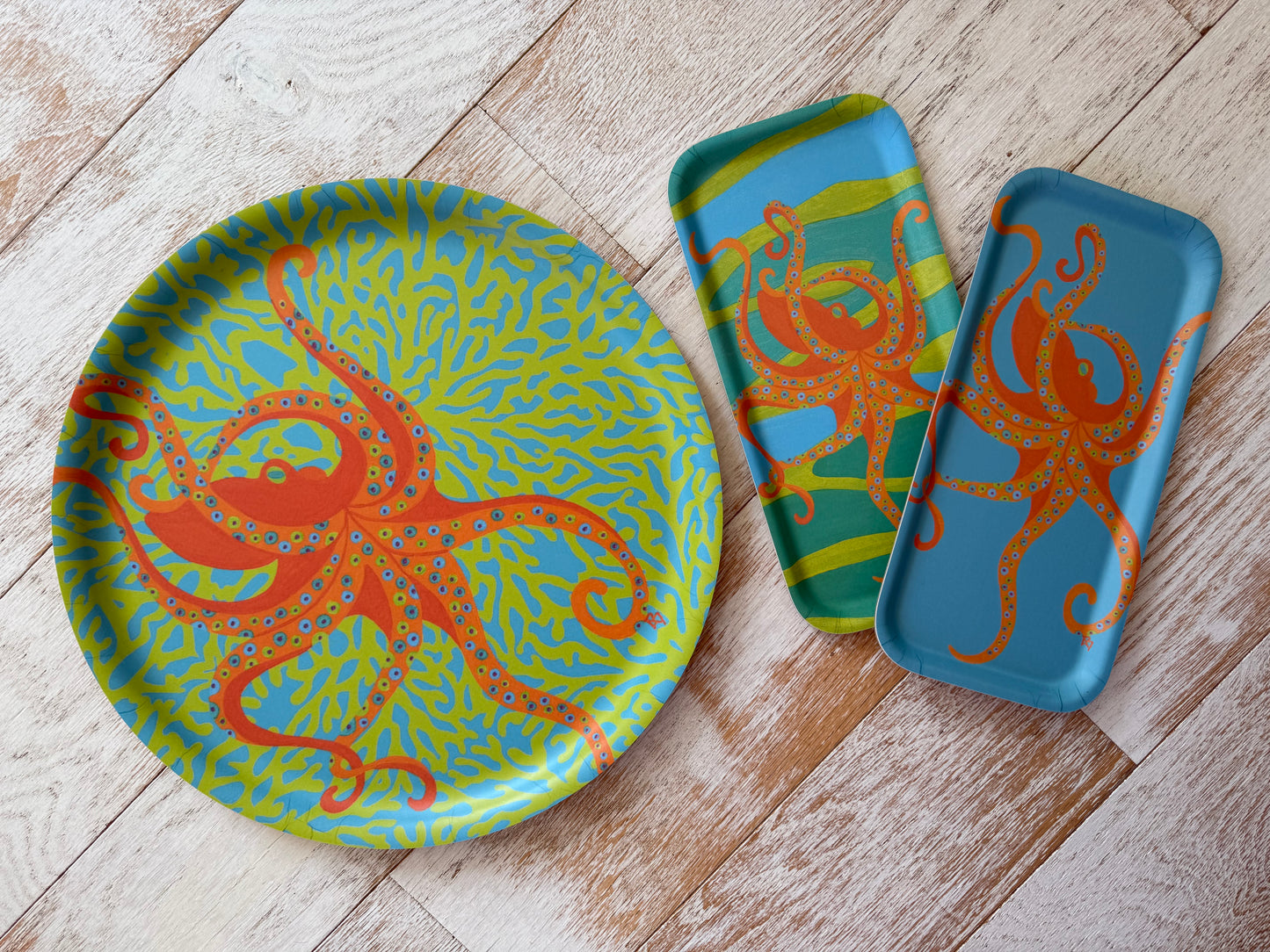 Round Tray: Dancing Octopus on lime coral