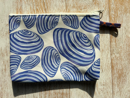 Diddy Bag: Clams on White